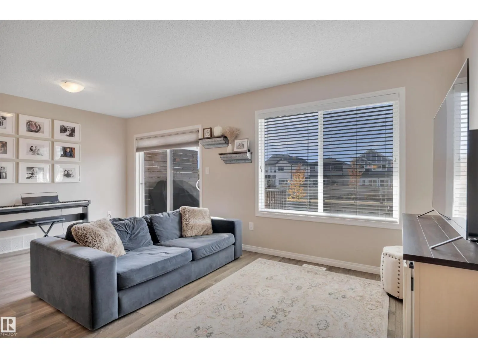 2714 COUGHLAN GREEN SW