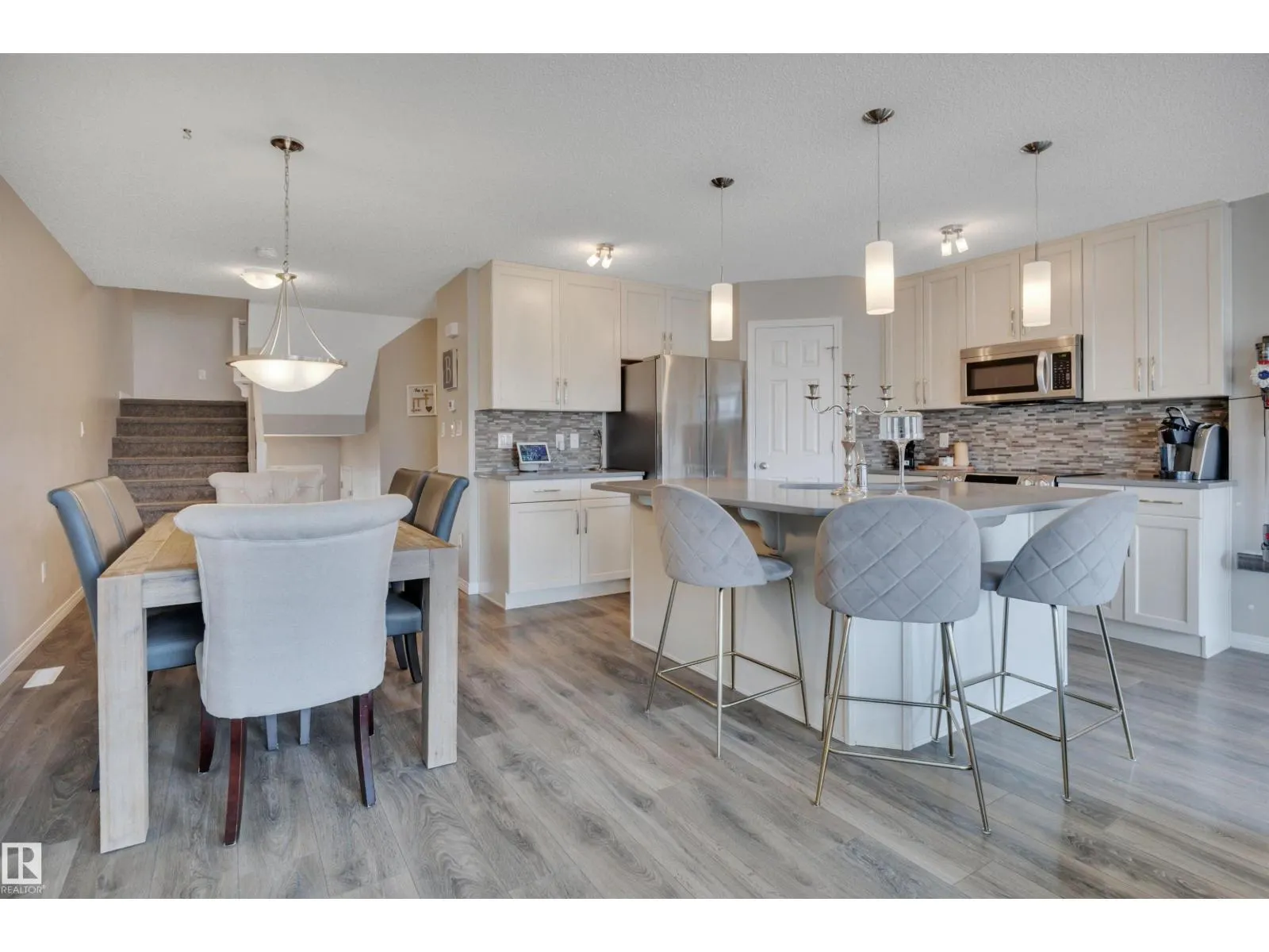 2714 COUGHLAN GREEN SW