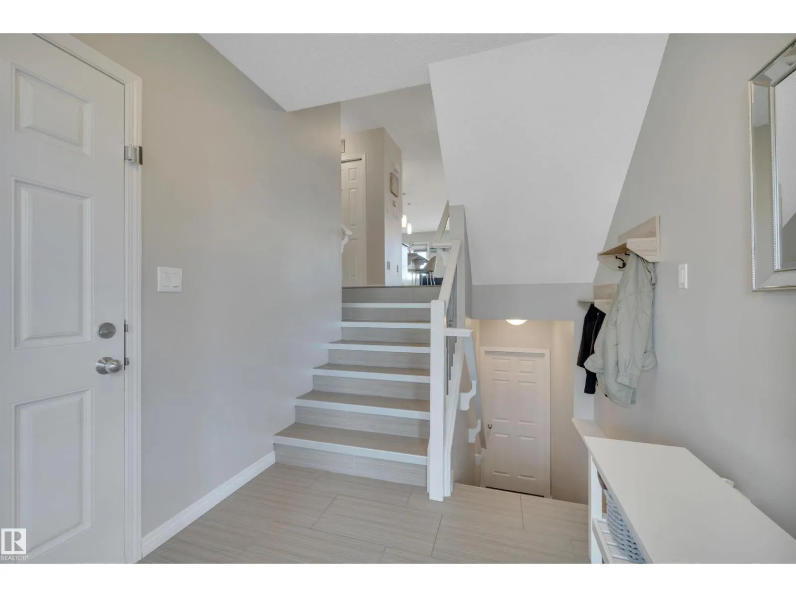 2714 COUGHLAN GREEN SW