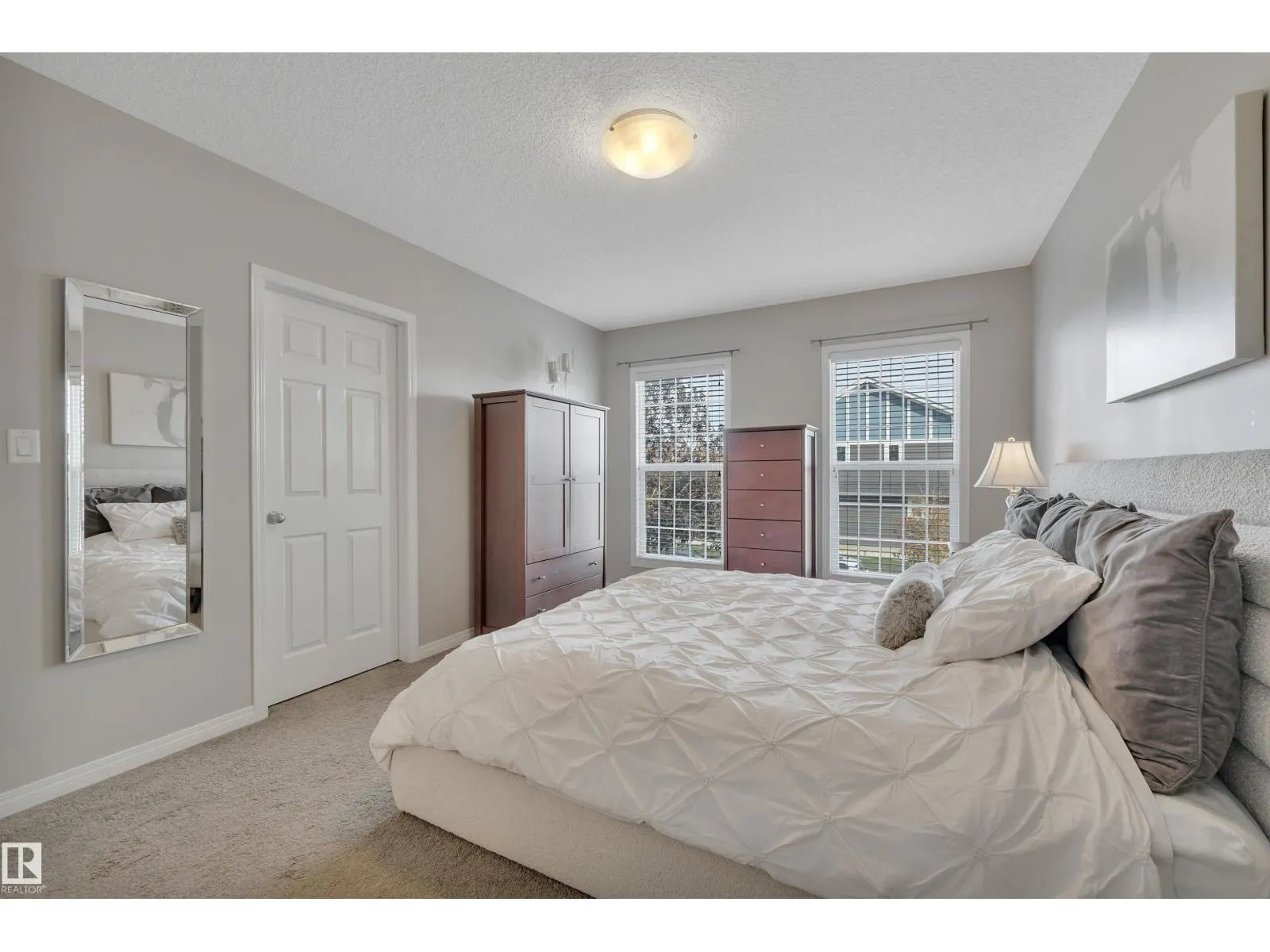 2714 COUGHLAN GREEN SW