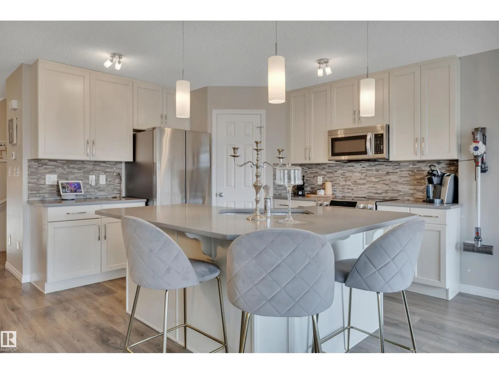 2714 COUGHLAN GREEN SW