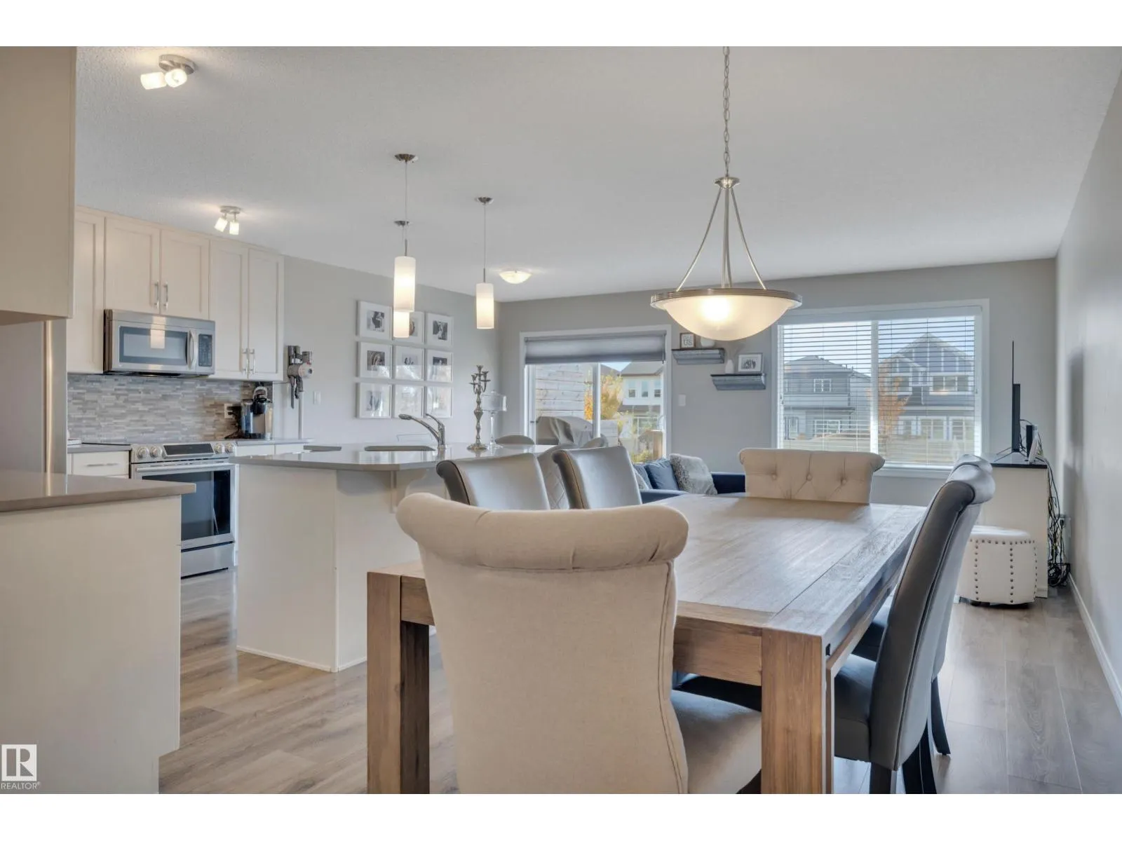 2714 COUGHLAN GREEN SW