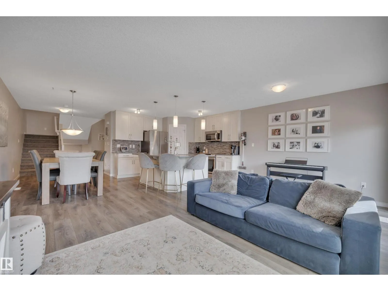 2714 COUGHLAN GREEN SW