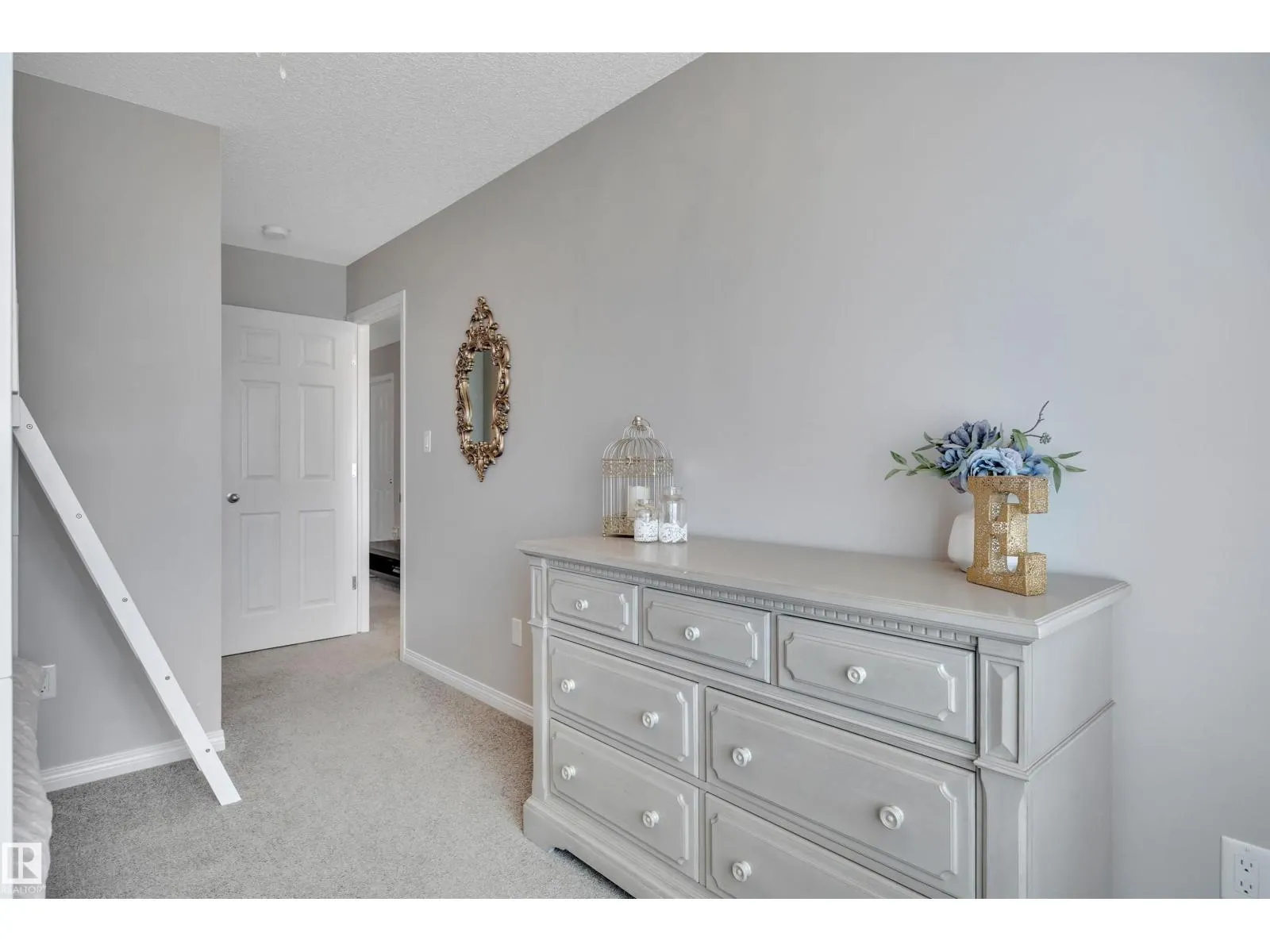 2714 COUGHLAN GREEN SW