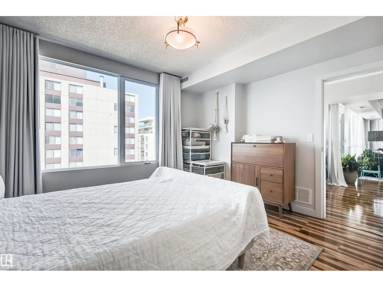 #1003 10046 117 ST NW
