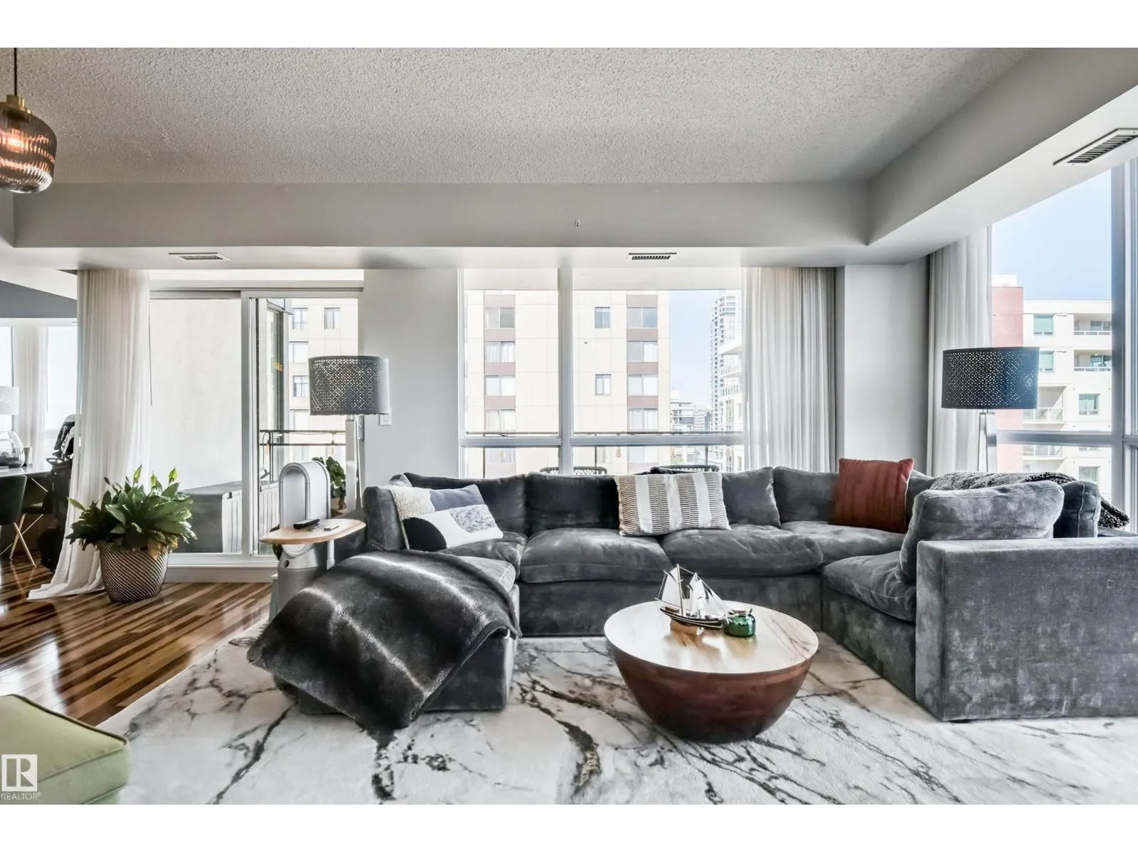 #1003 10046 117 ST NW