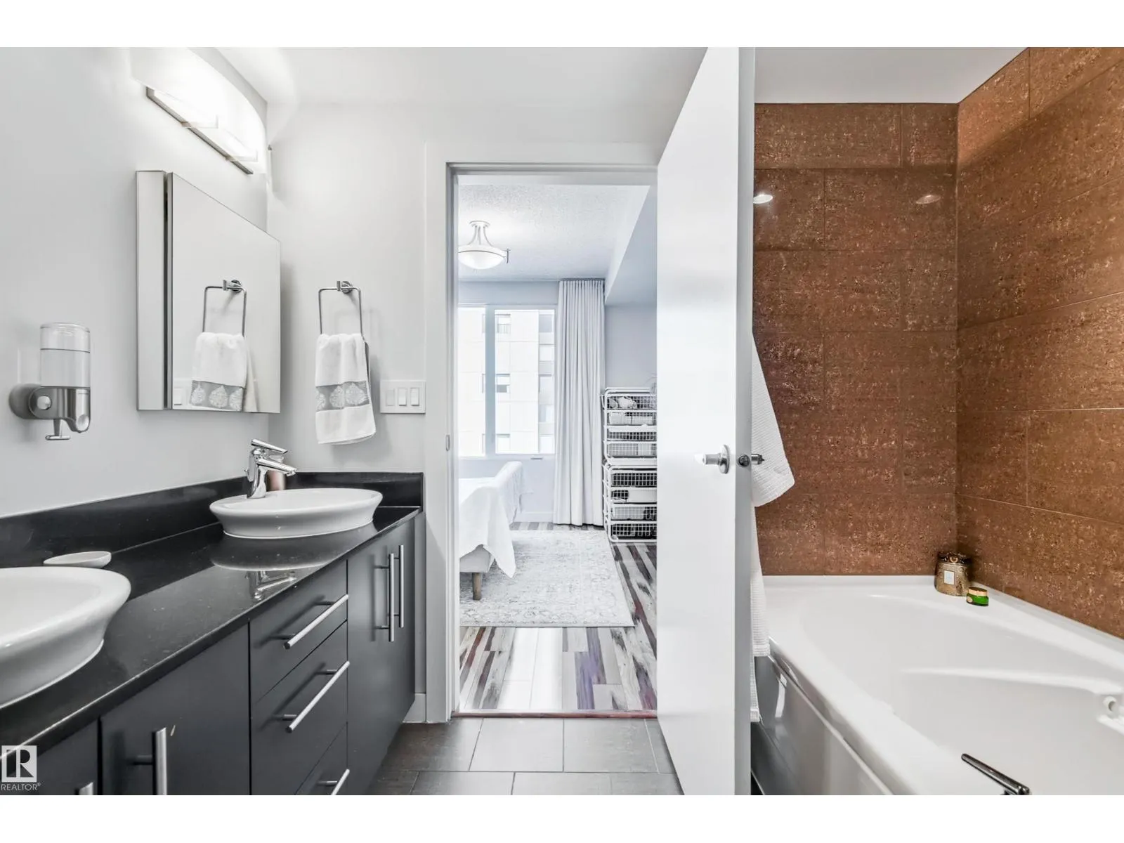 #1003 10046 117 ST NW