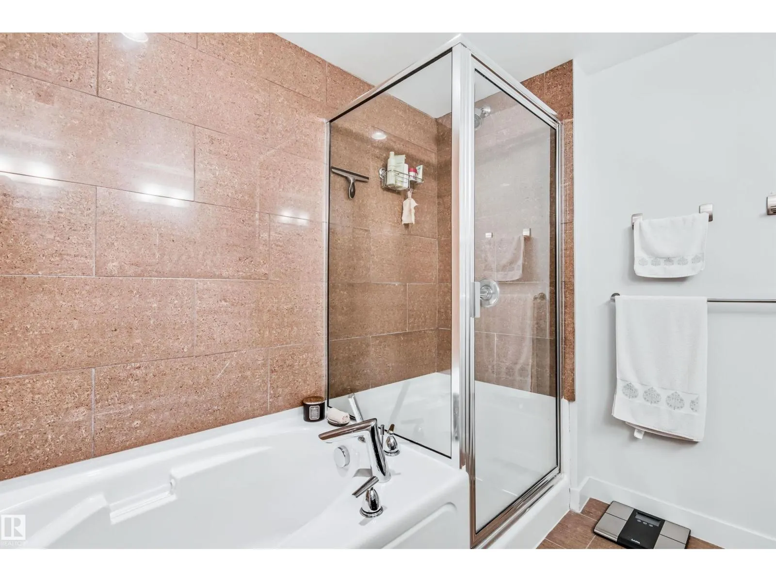 #1003 10046 117 ST NW