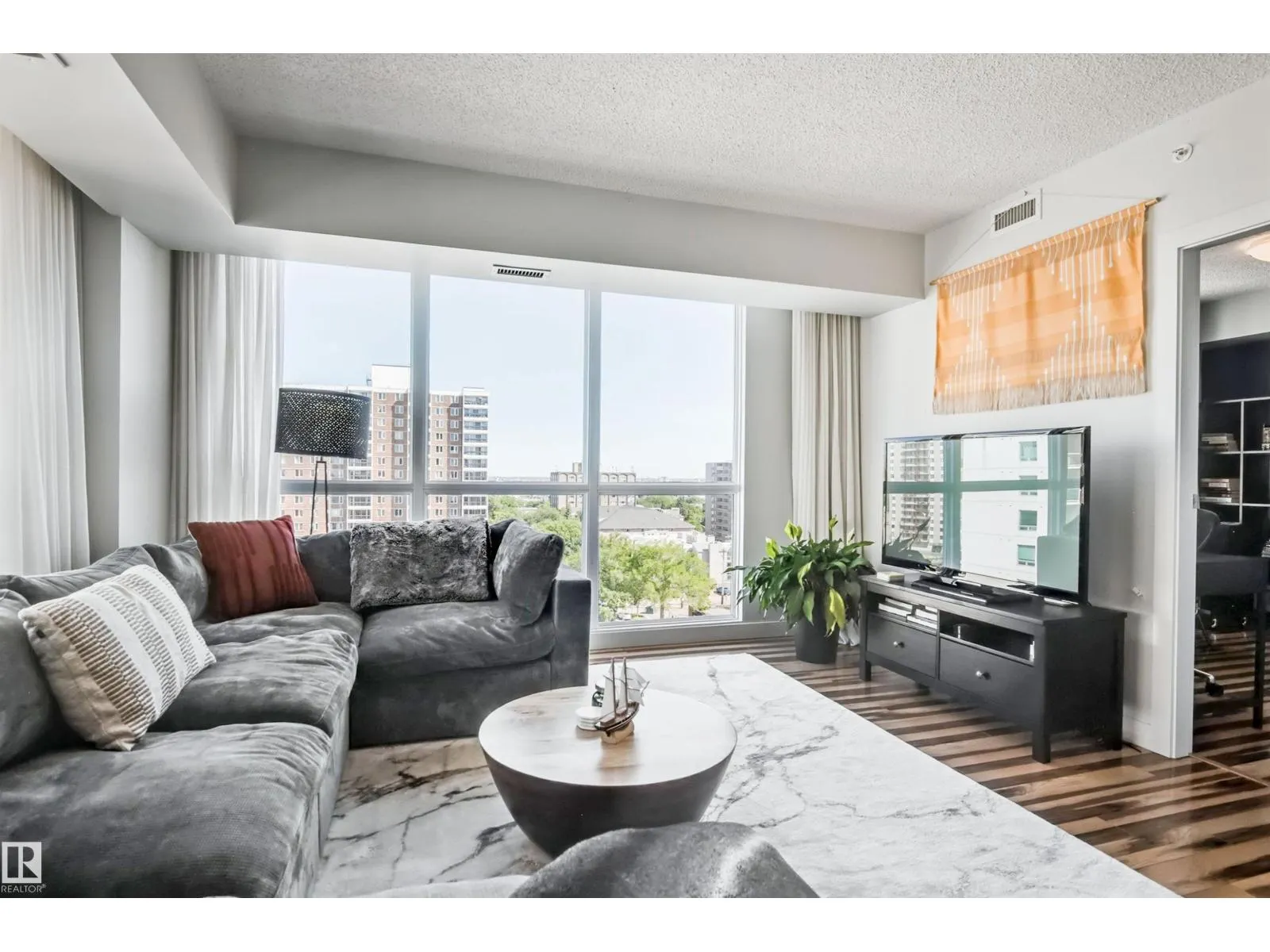 #1003 10046 117 ST NW
