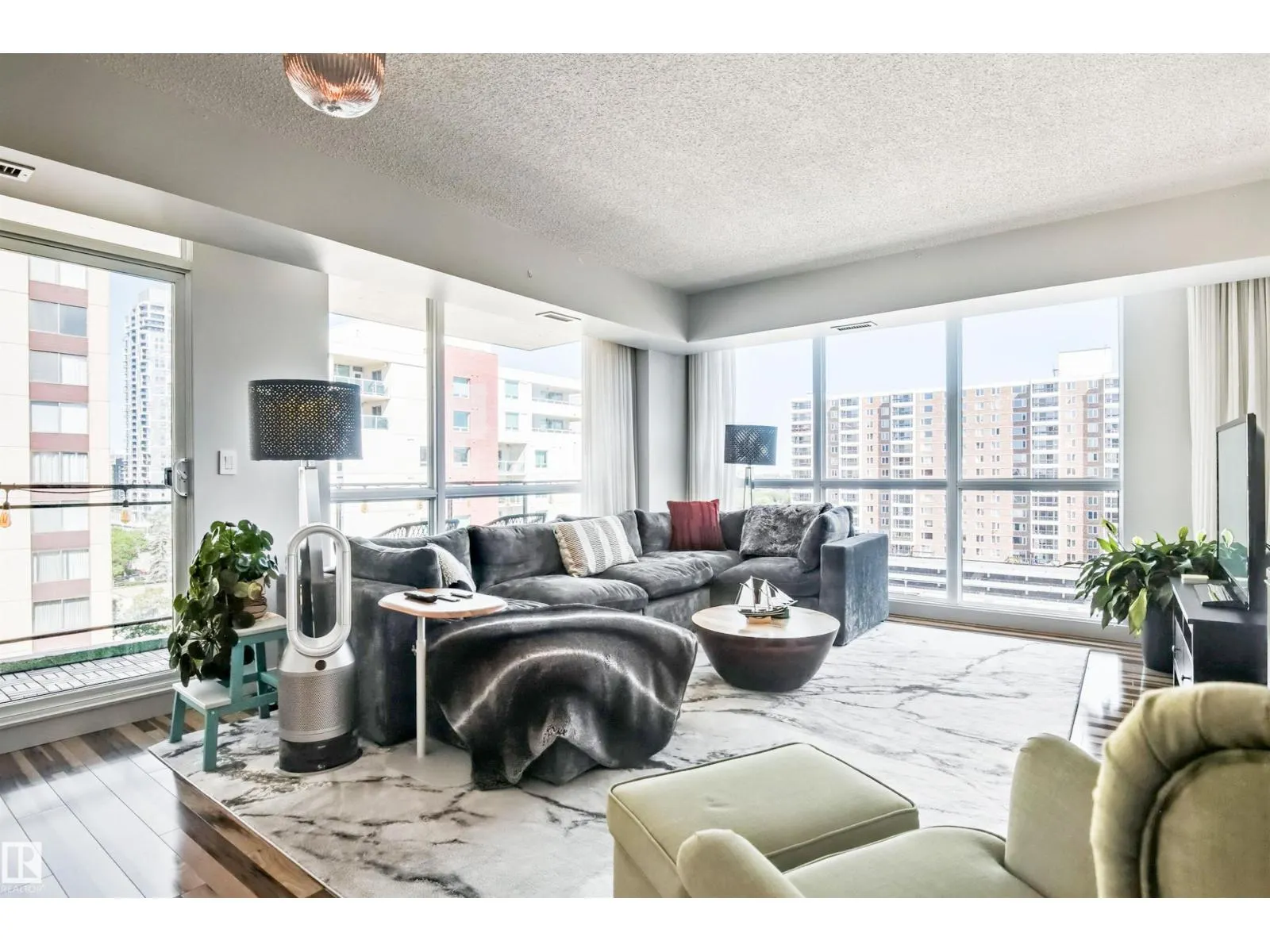 #1003 10046 117 ST NW