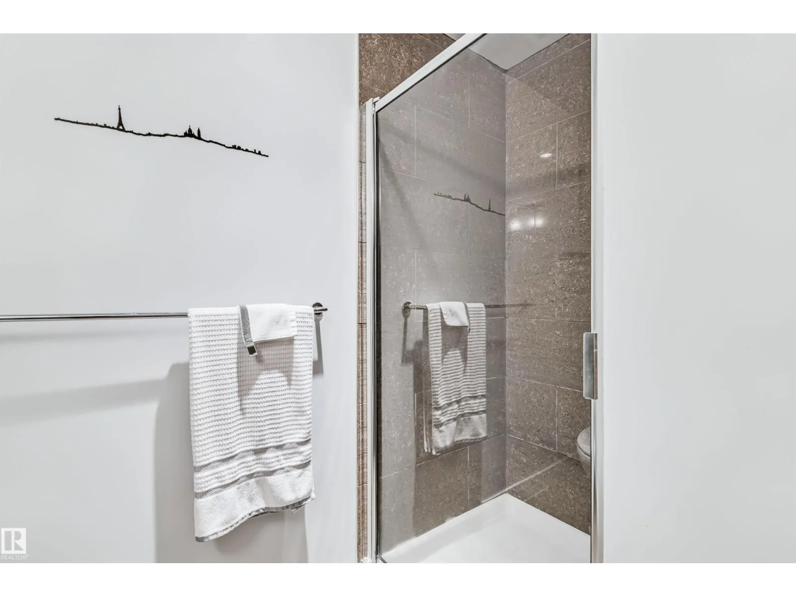 #1003 10046 117 ST NW