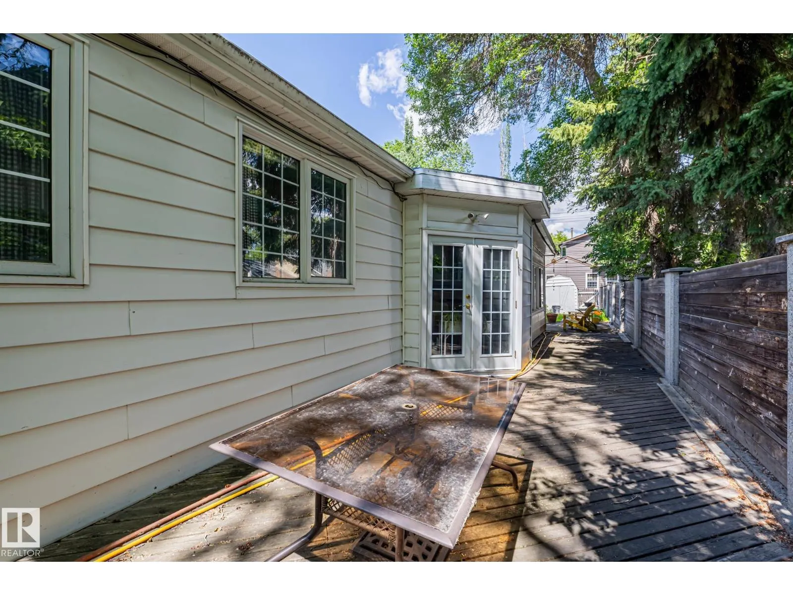 10405 GLENORA CR NW