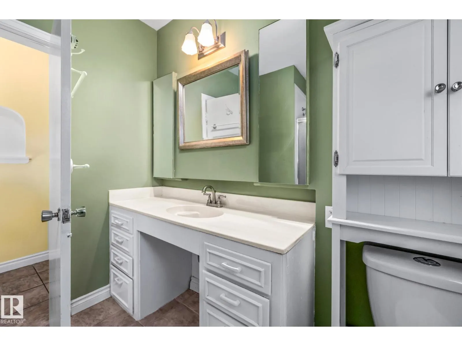10405 GLENORA CR NW