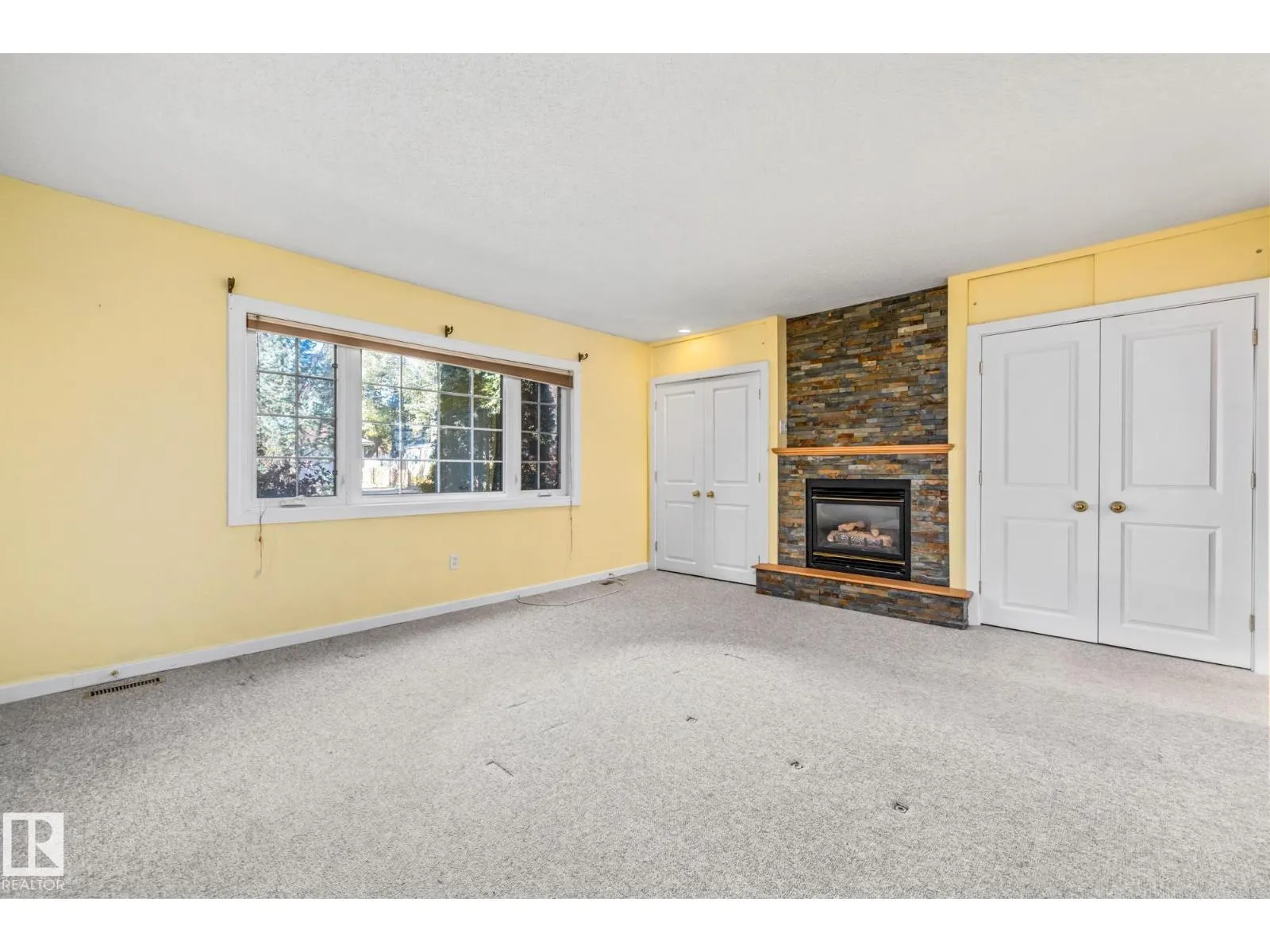 10405 GLENORA CR NW
