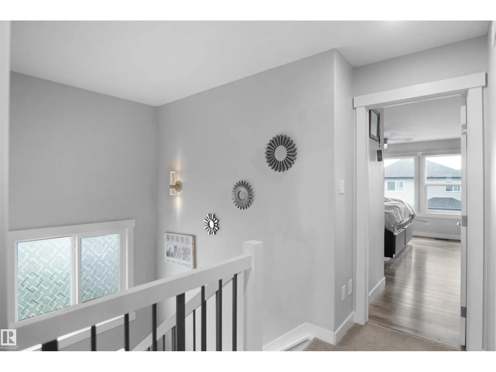 811 35 AV NW
