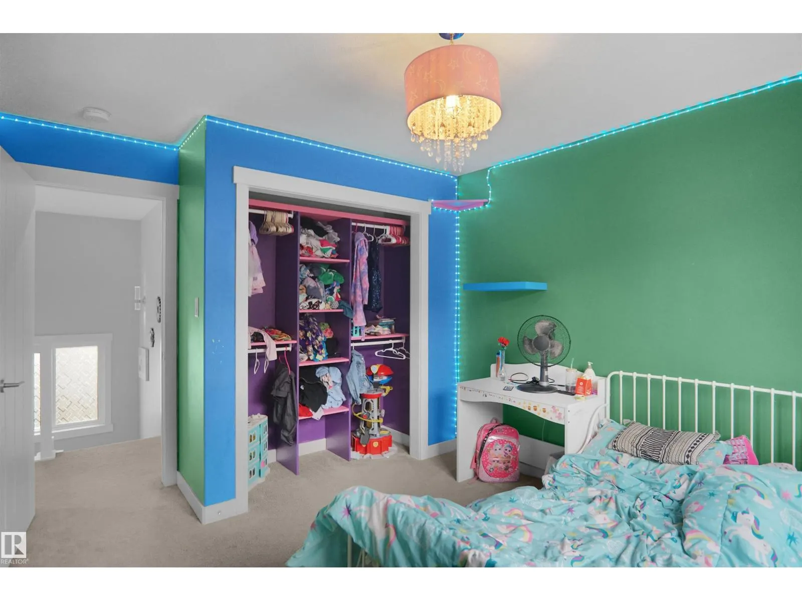 811 35 AV NW