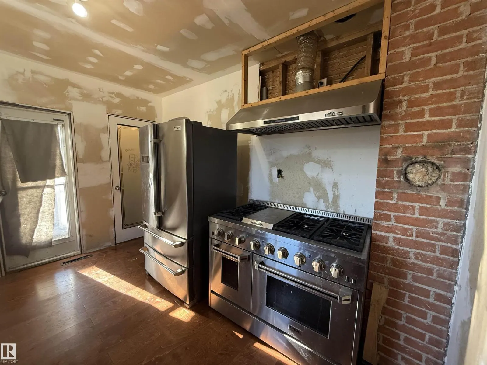 12749 85 ST NW