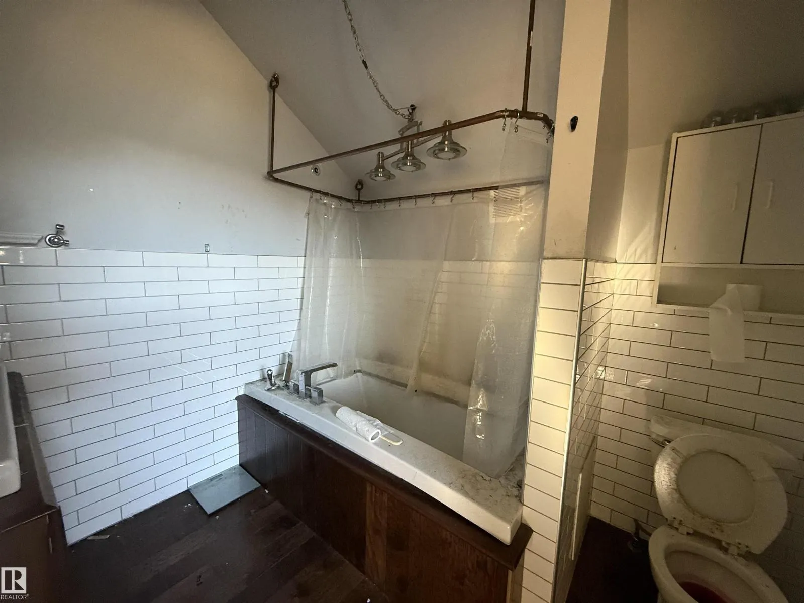 12749 85 ST NW