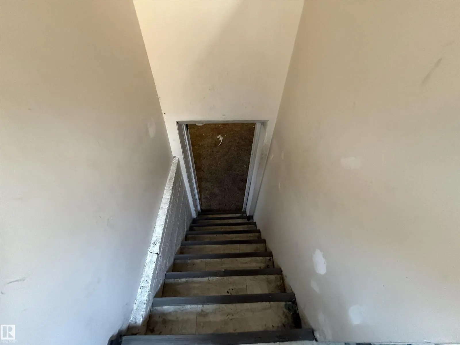 12749 85 ST NW