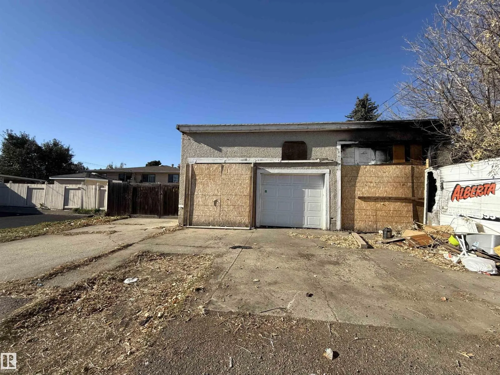 12749 85 ST NW