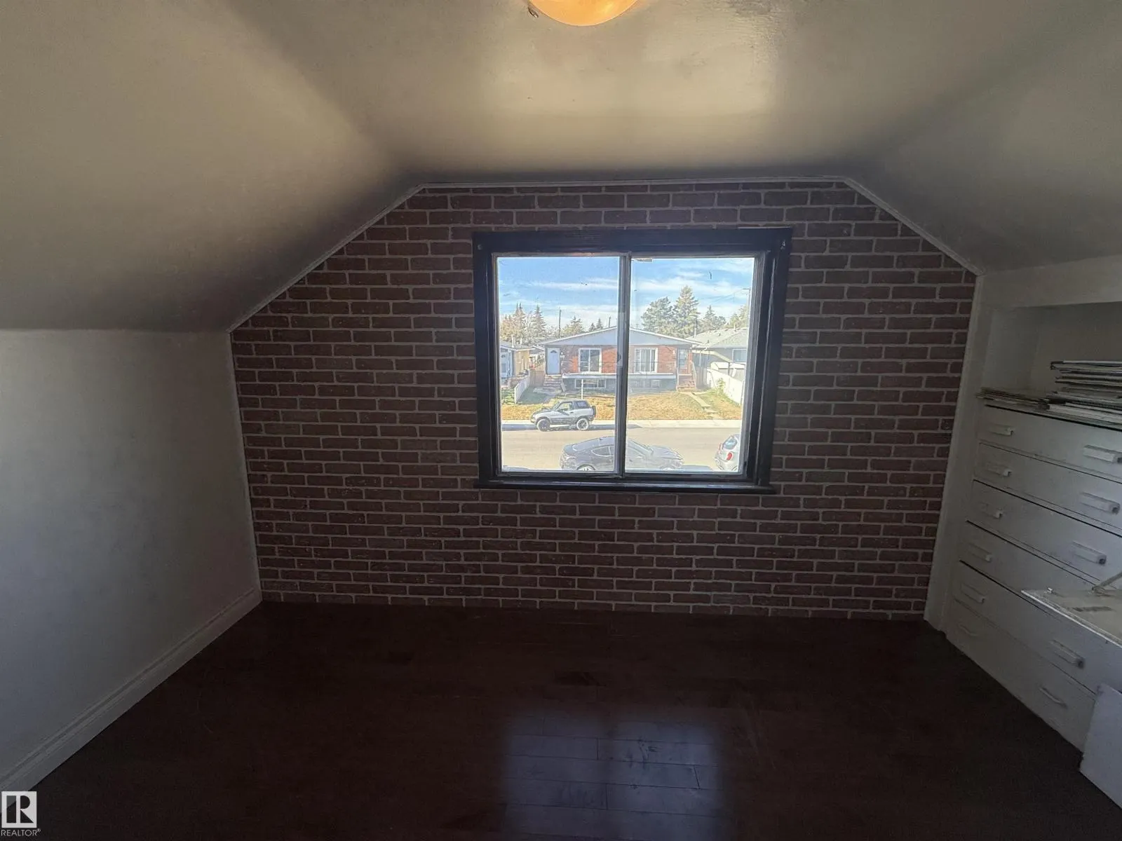12749 85 ST NW