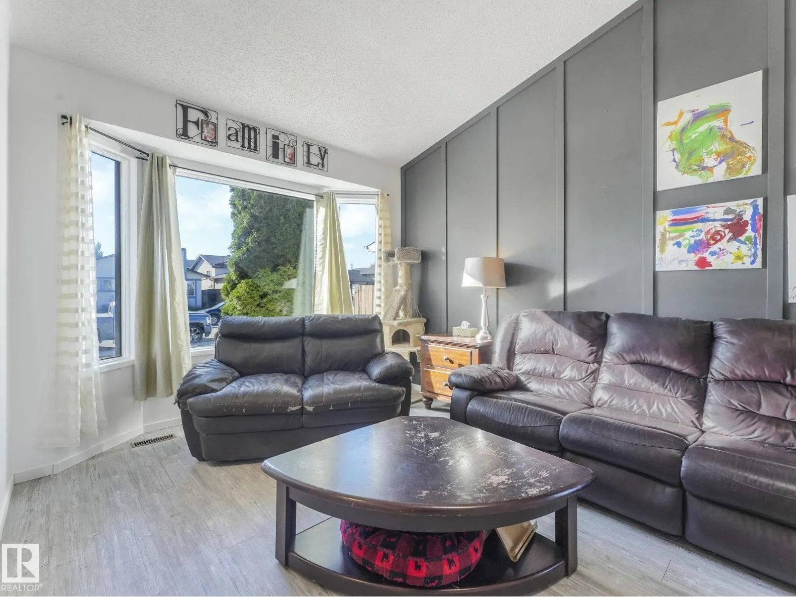 9824 164 AV NW