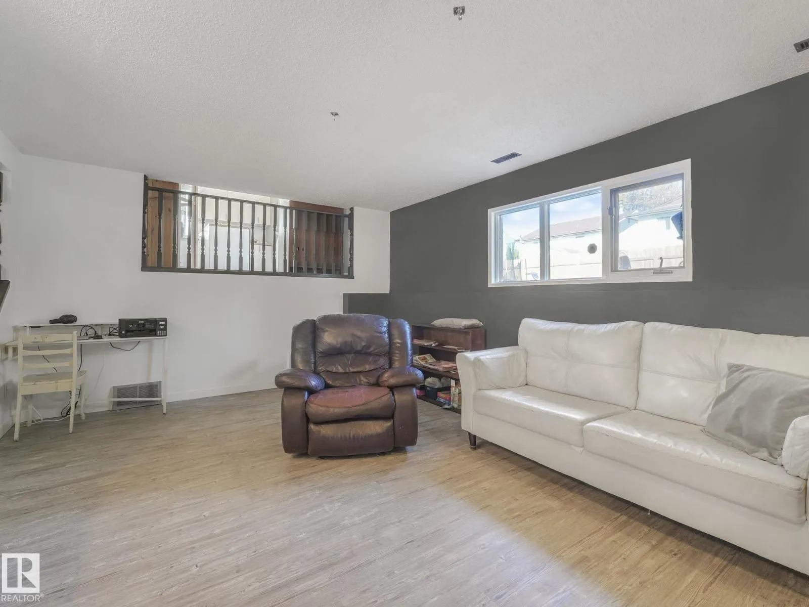9824 164 AV NW