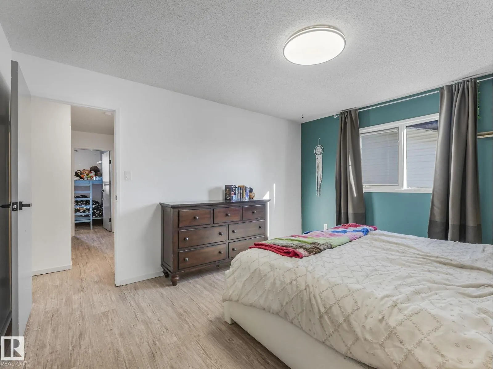 9824 164 AV NW