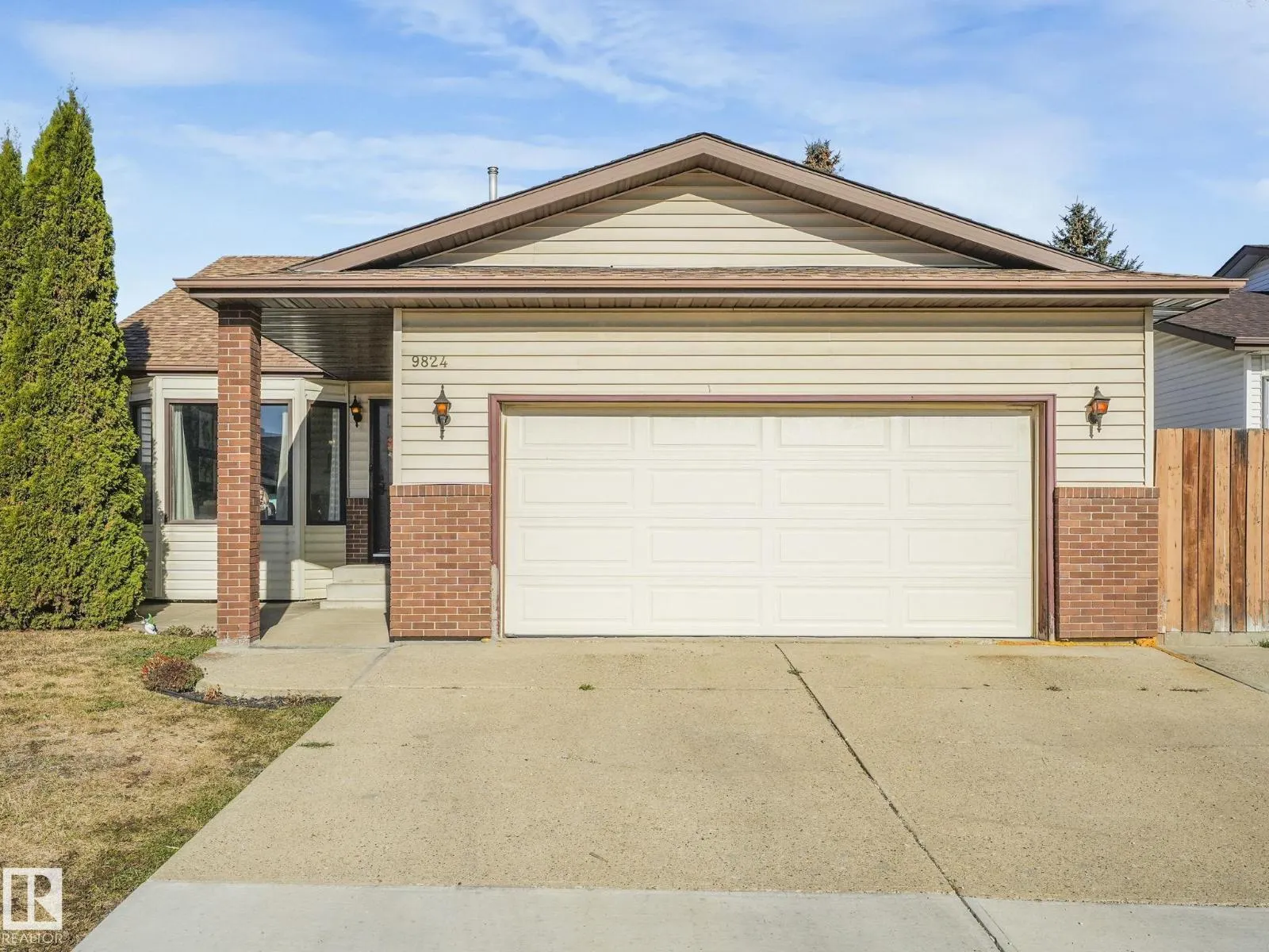 9824 164 AV NW