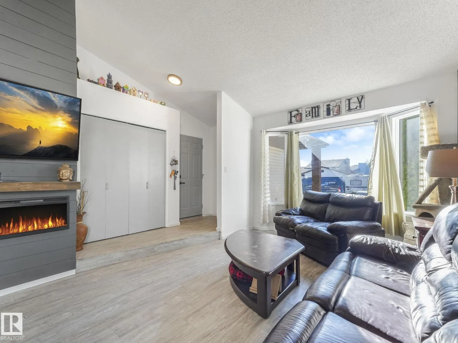 9824 164 AV NW