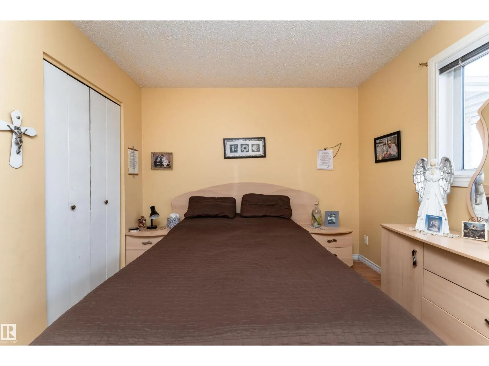 4906 31 AV NW