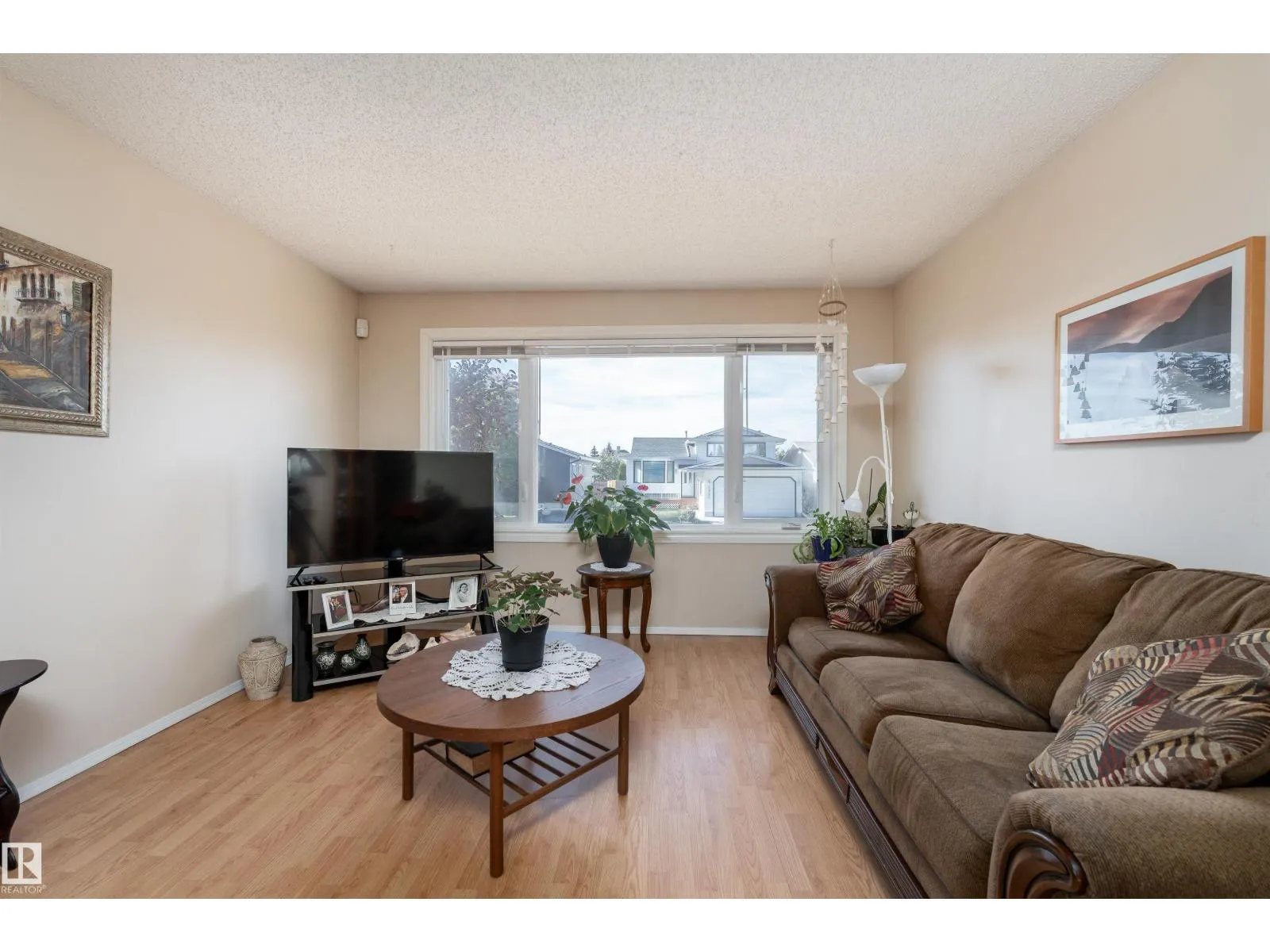 4906 31 AV NW