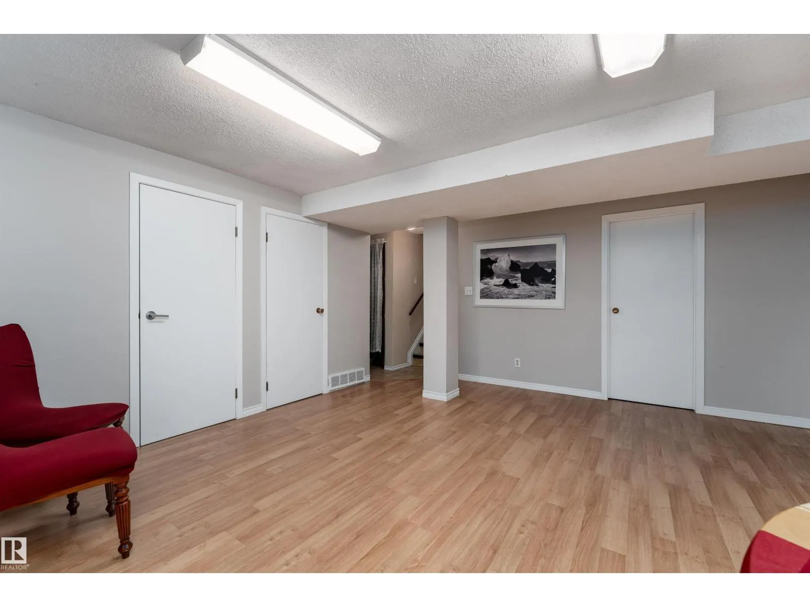 4906 31 AV NW