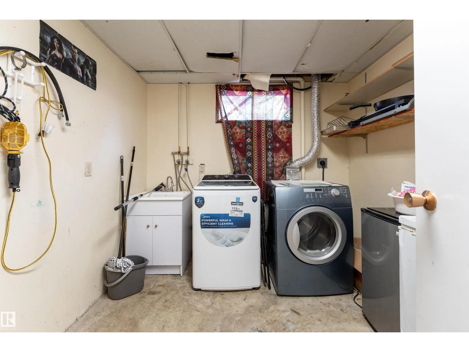 4906 31 AV NW