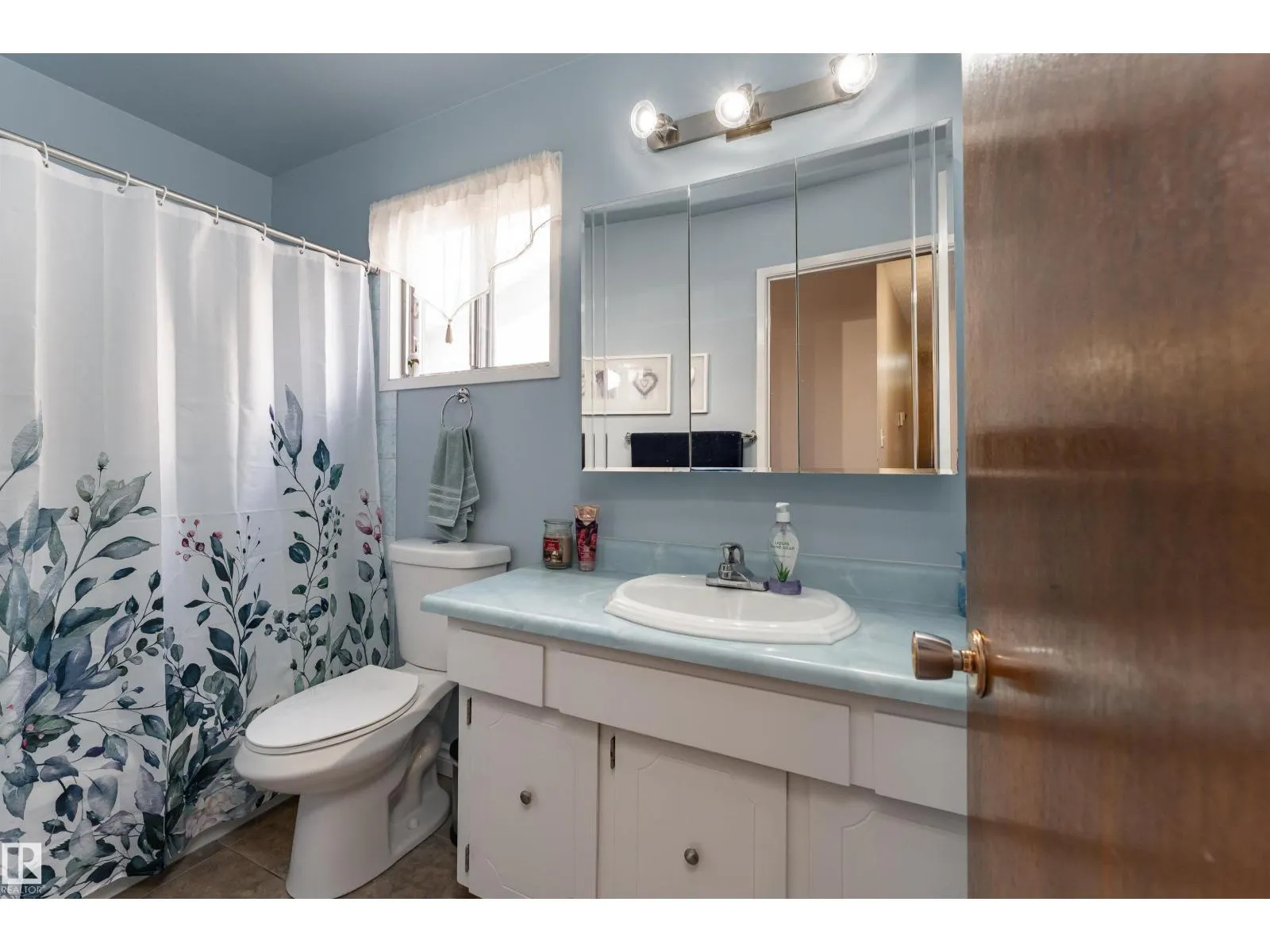 4906 31 AV NW