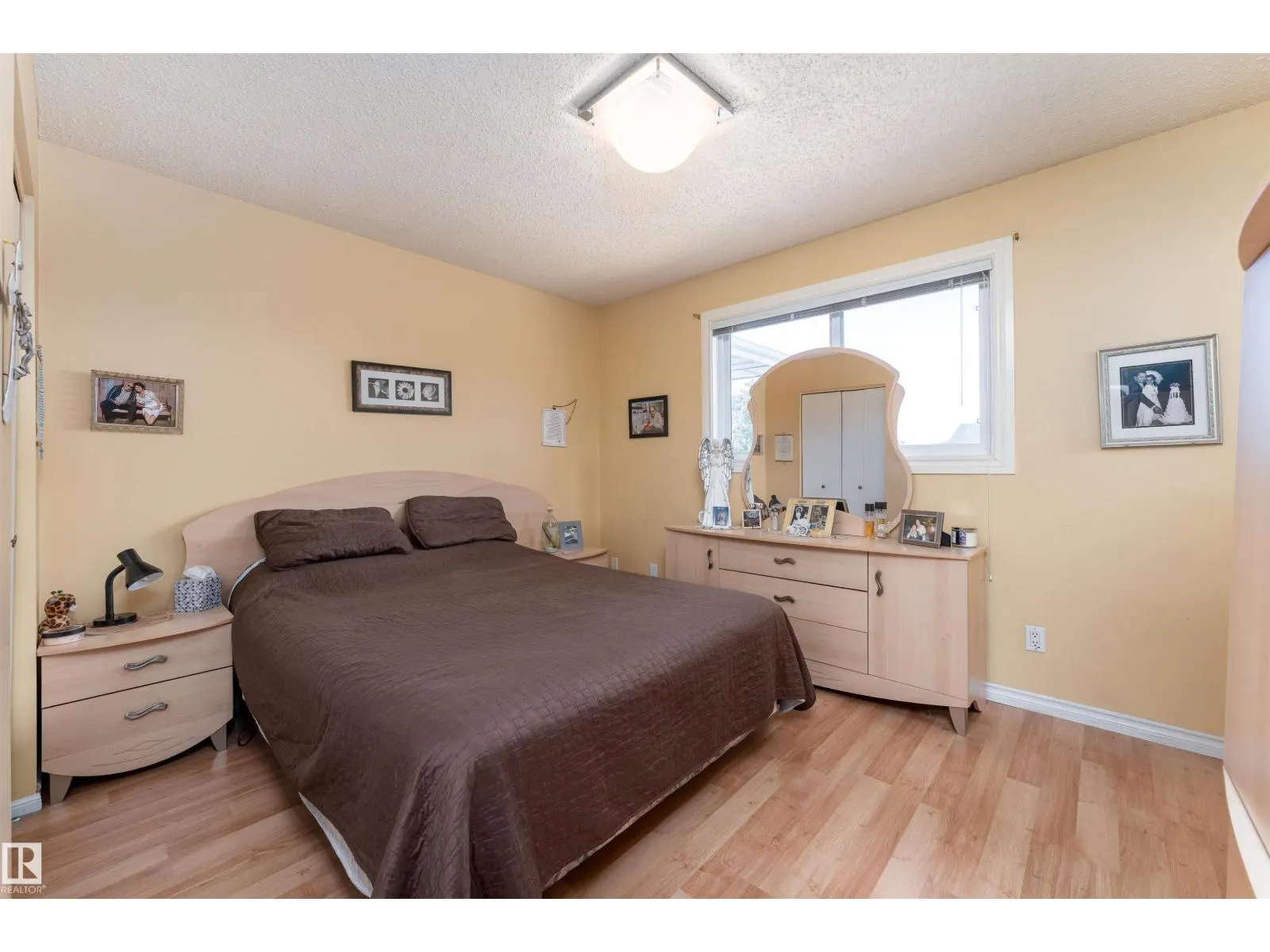 4906 31 AV NW
