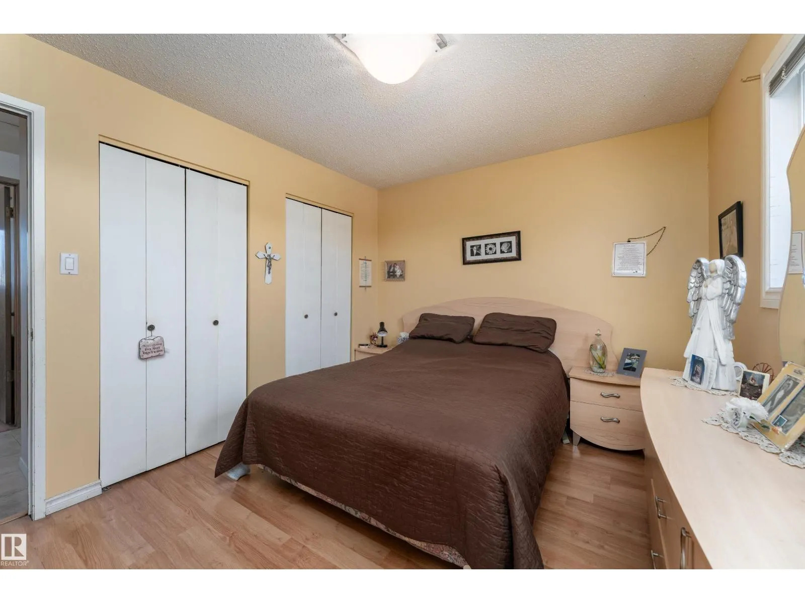 4906 31 AV NW