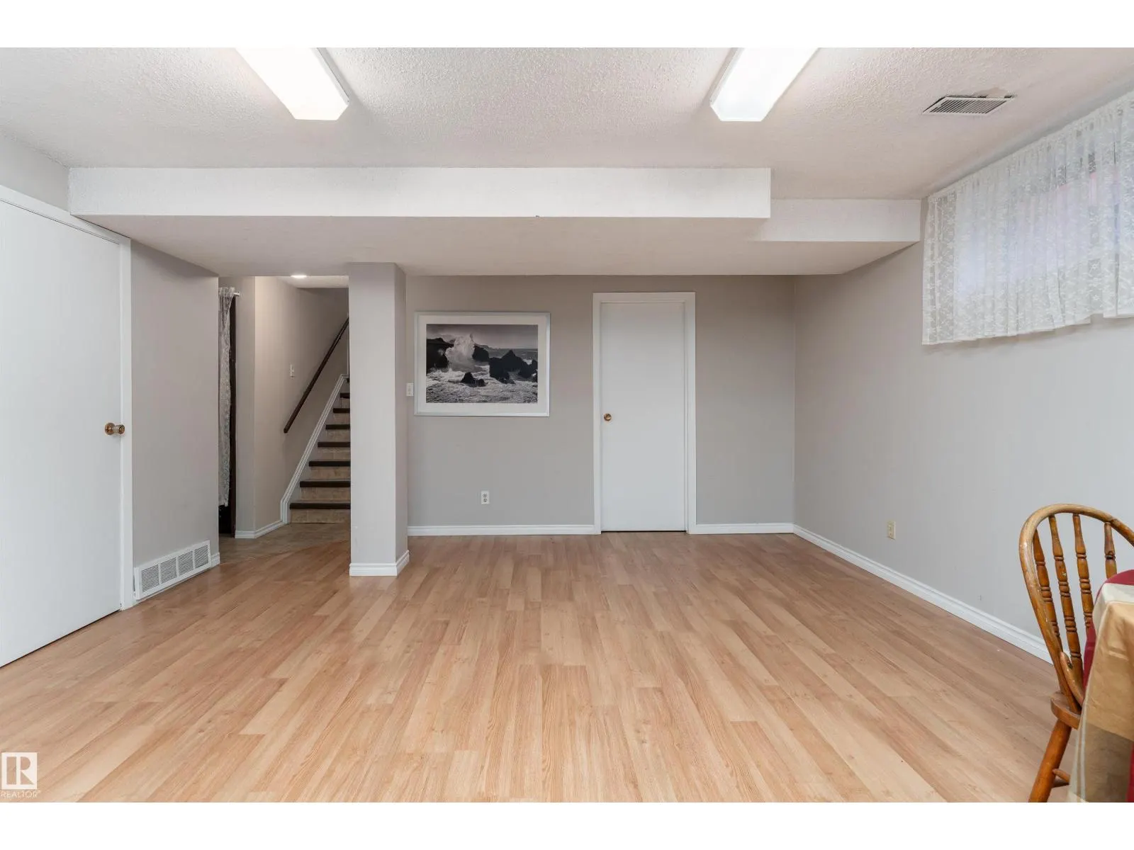 4906 31 AV NW