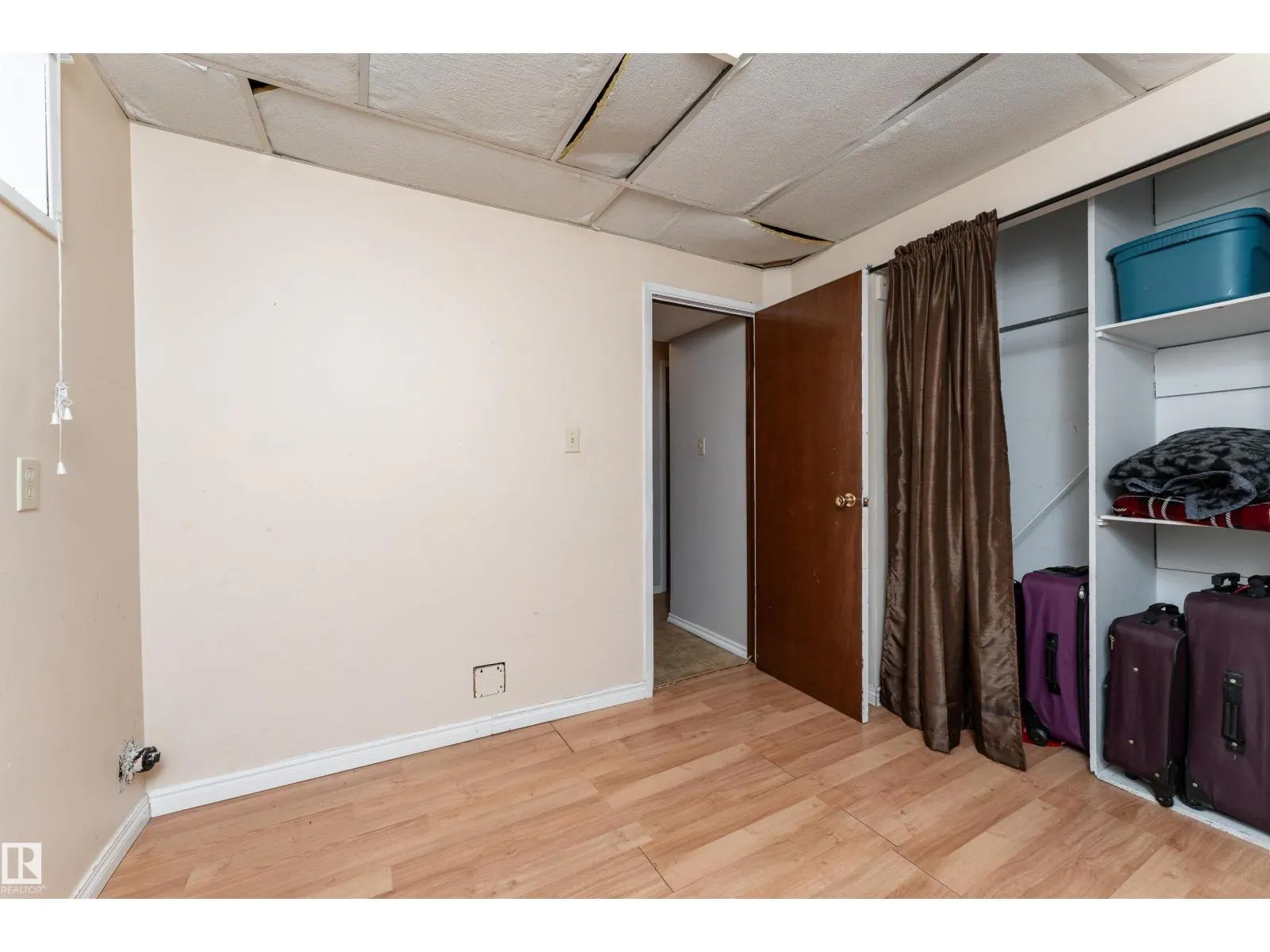 4906 31 AV NW