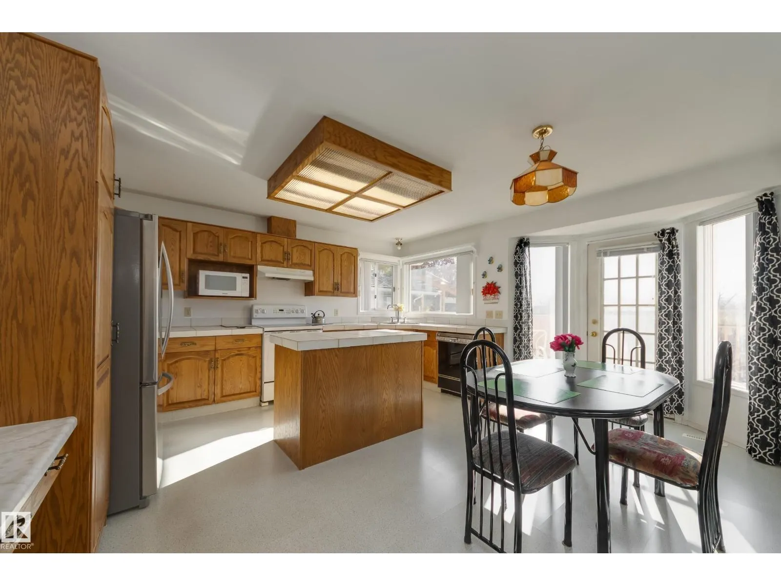 10315 154 AV NW