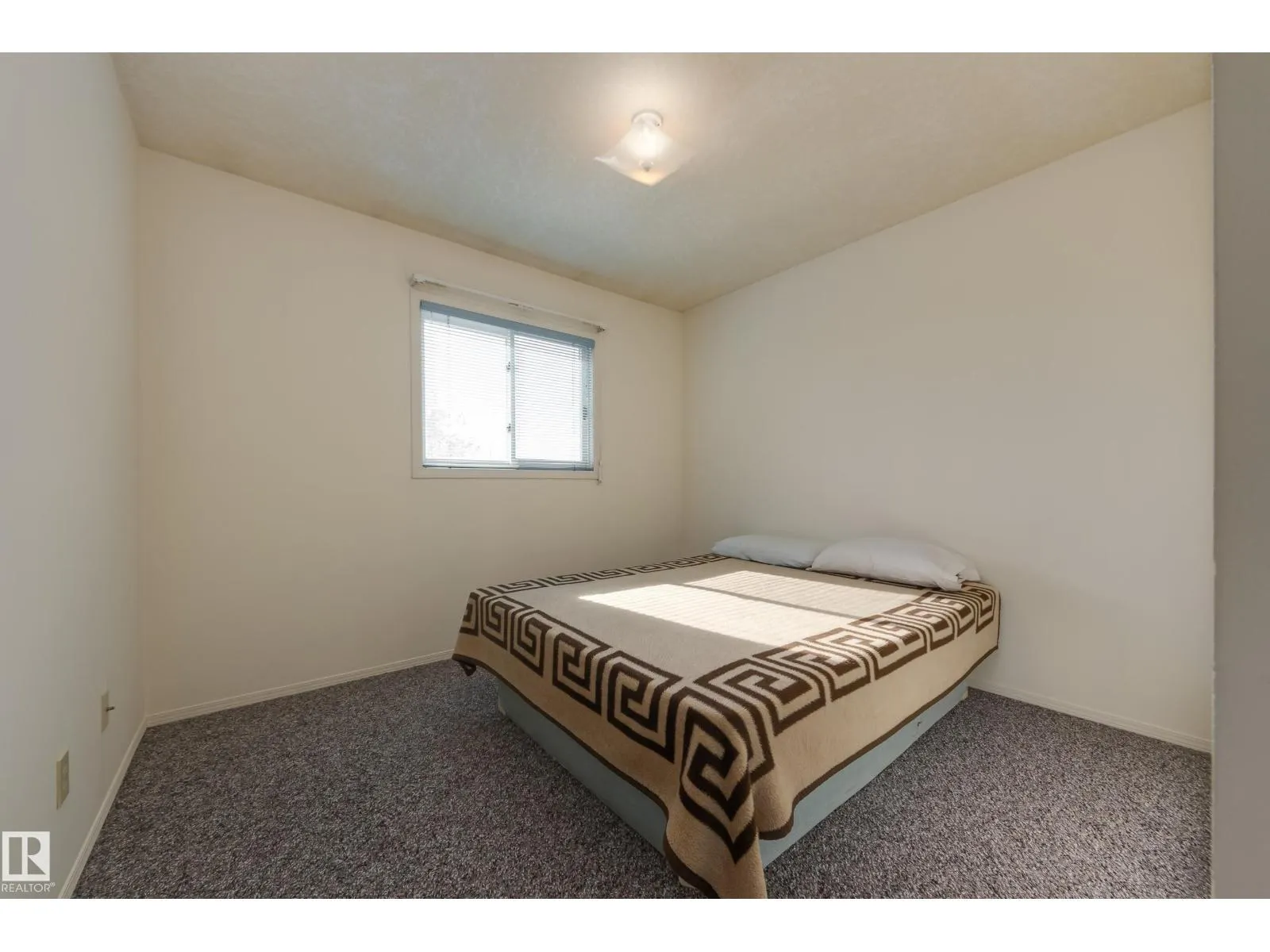 10315 154 AV NW
