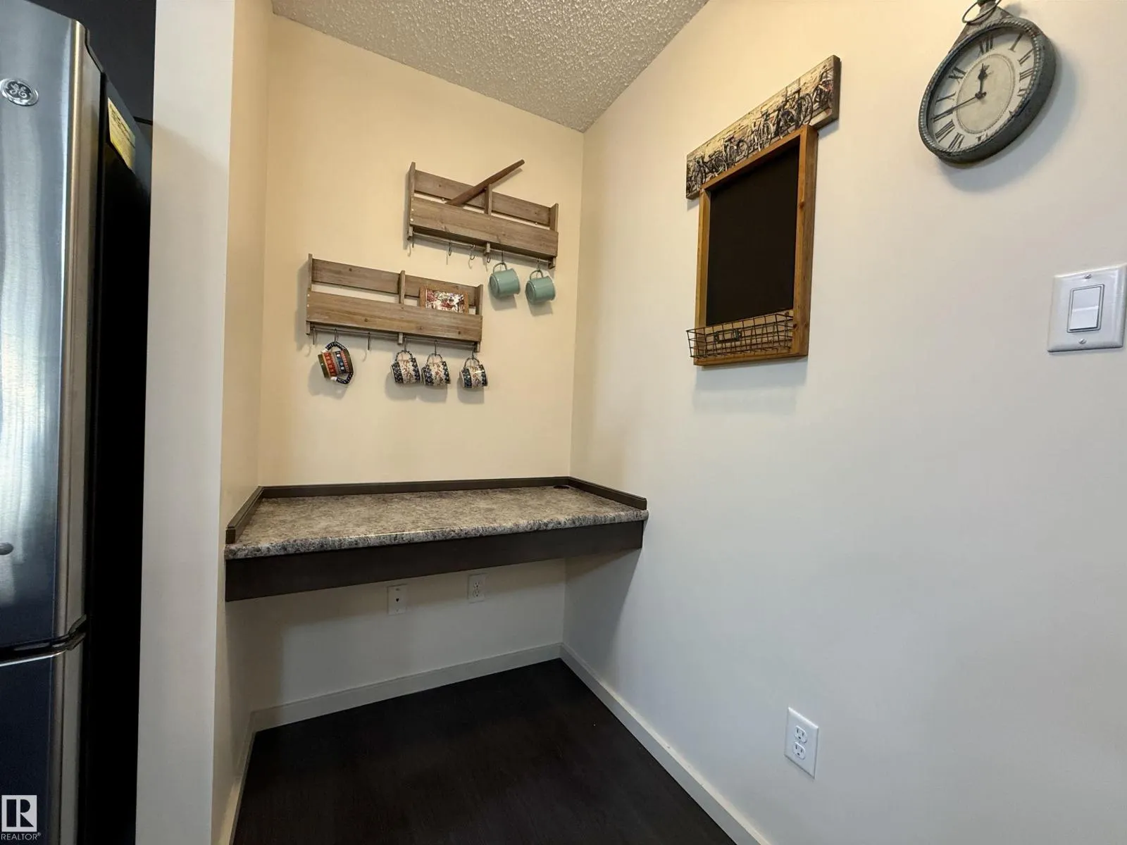 #202 340 WINDERMERE RD NW