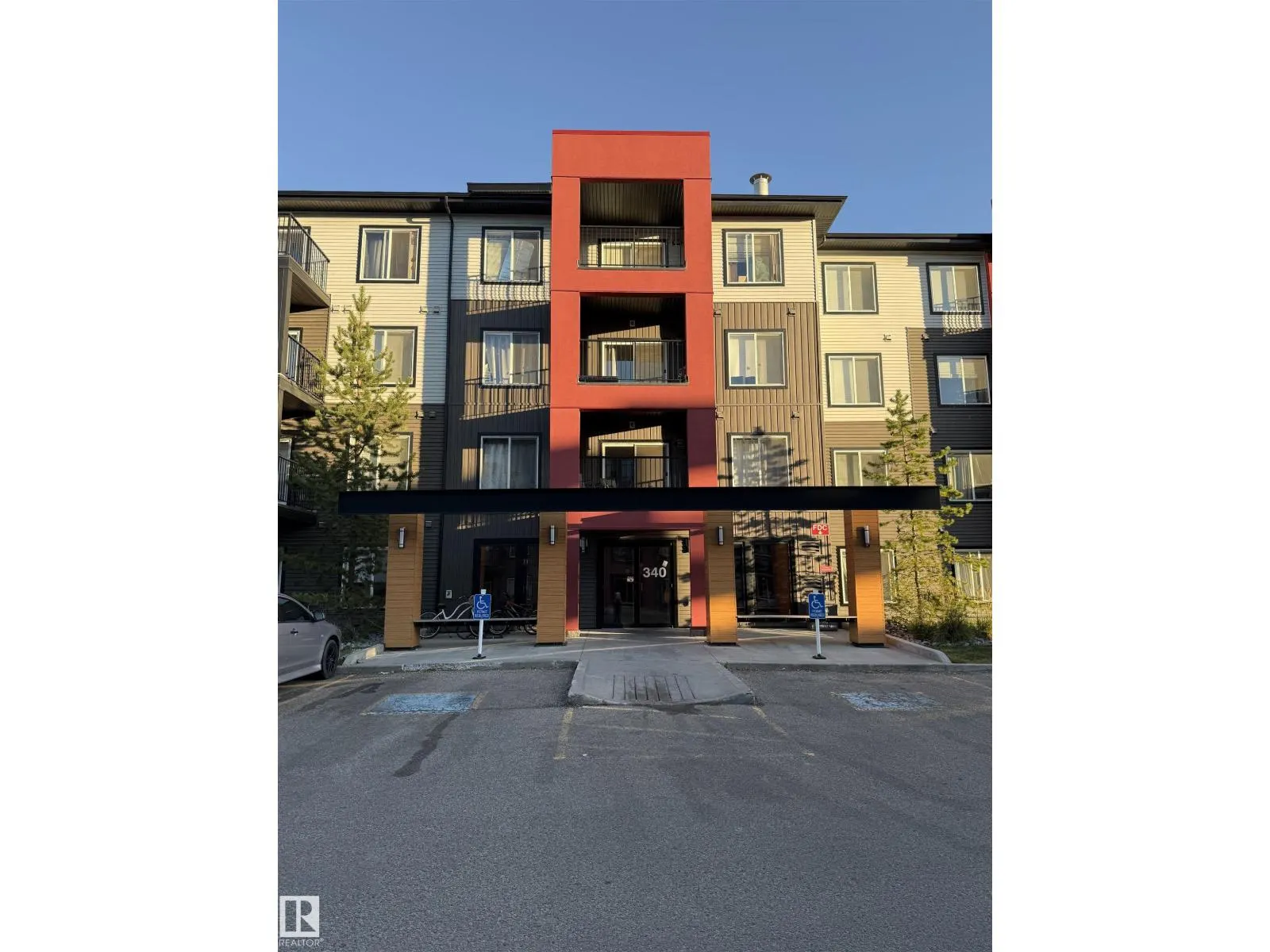 #202 340 WINDERMERE RD NW