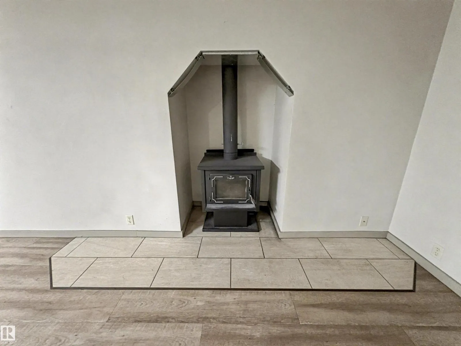 4101 44 ST