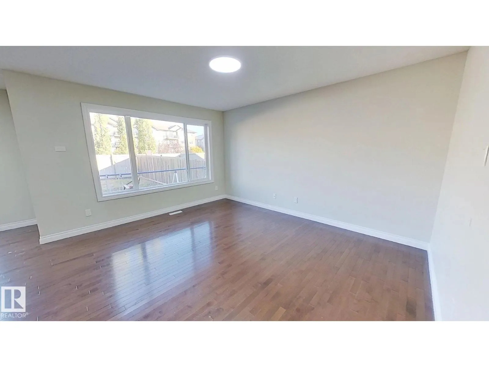 3236 17B AV NW