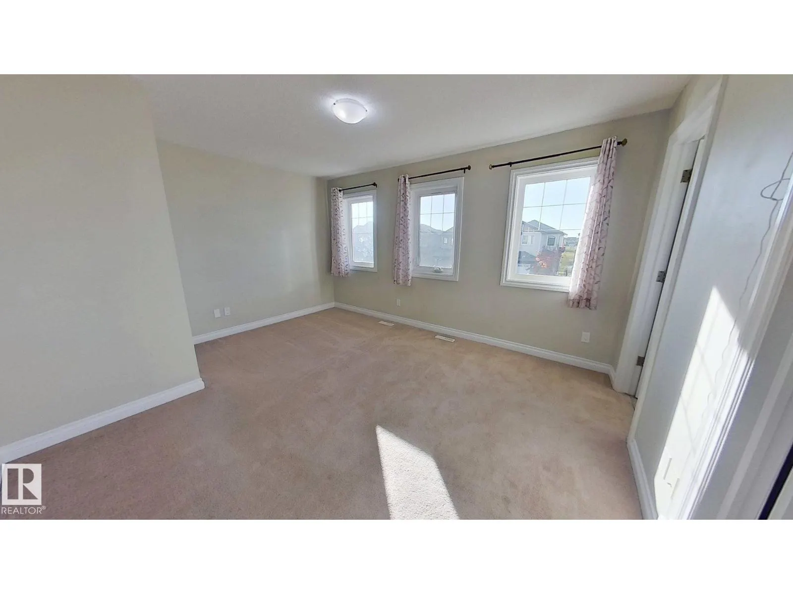 3236 17B AV NW