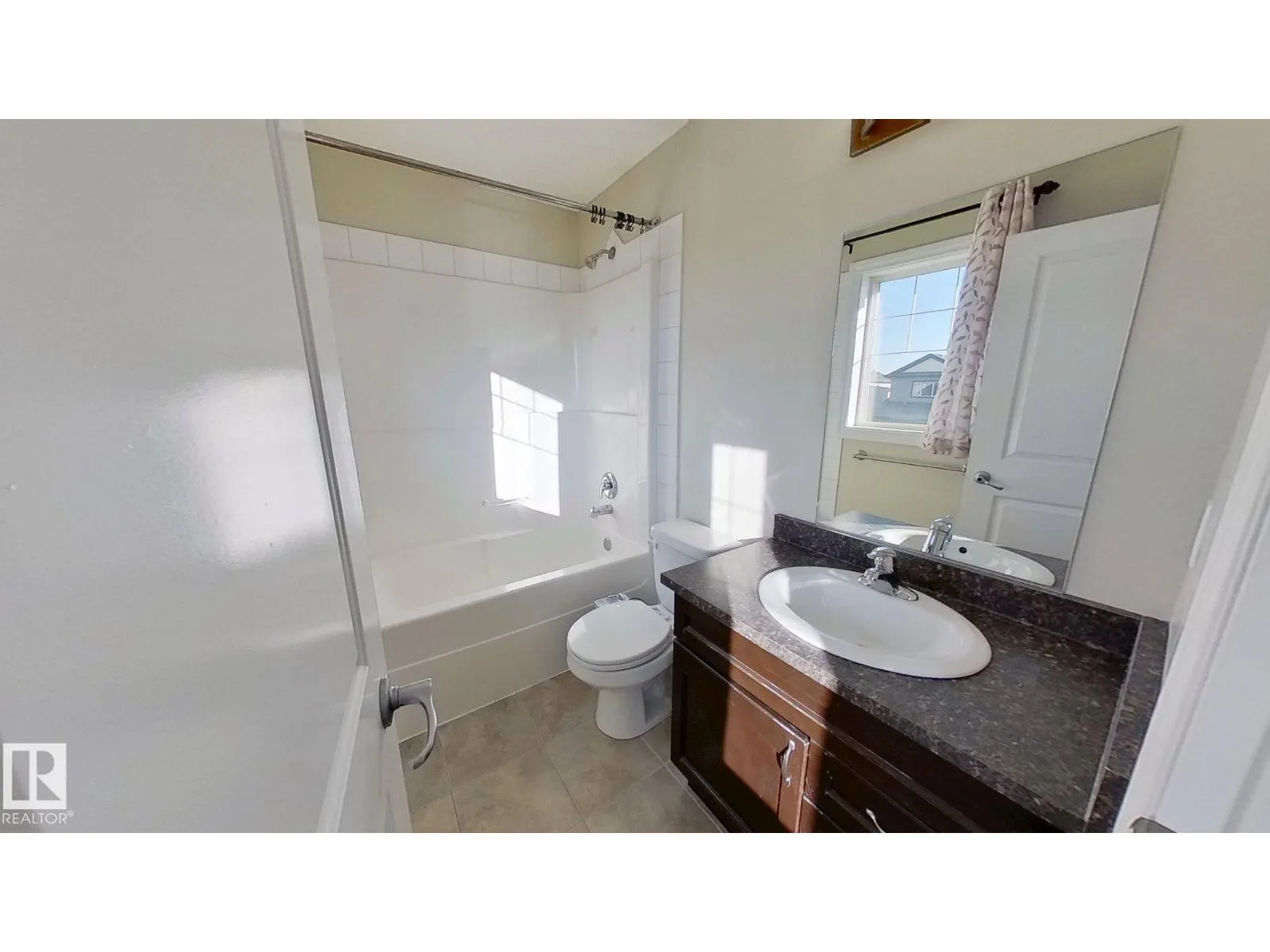 3236 17B AV NW