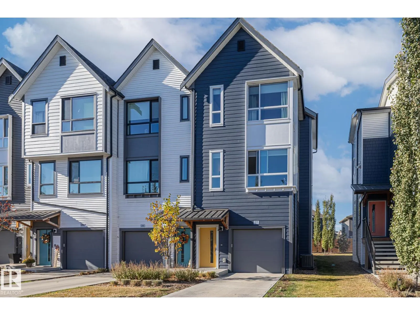 #27 100 JENSEN LAKES BV