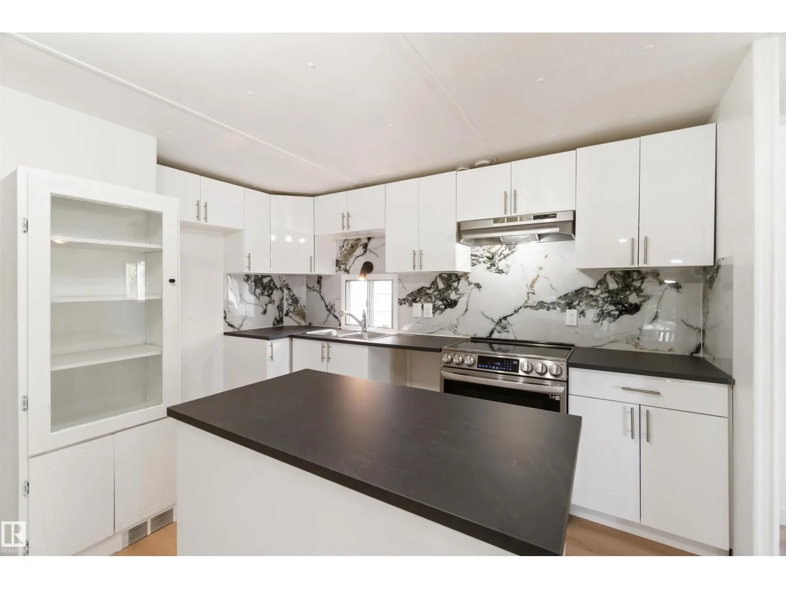 #118 305 Calahoo RD