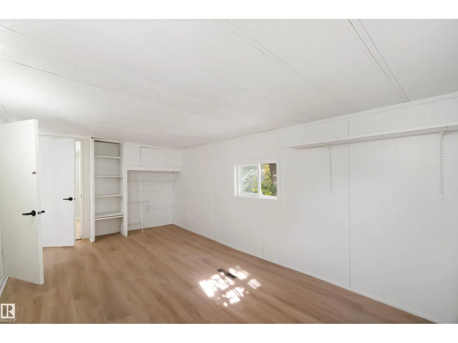 #118 305 Calahoo RD